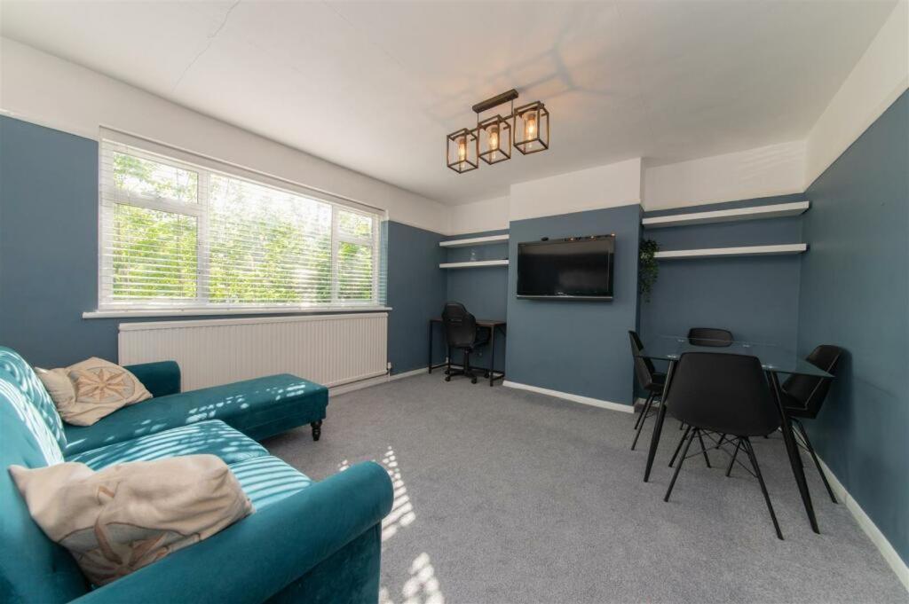 Vibrant & Stylish Mill Hill East Pad Apartment Hendon Exterior photo